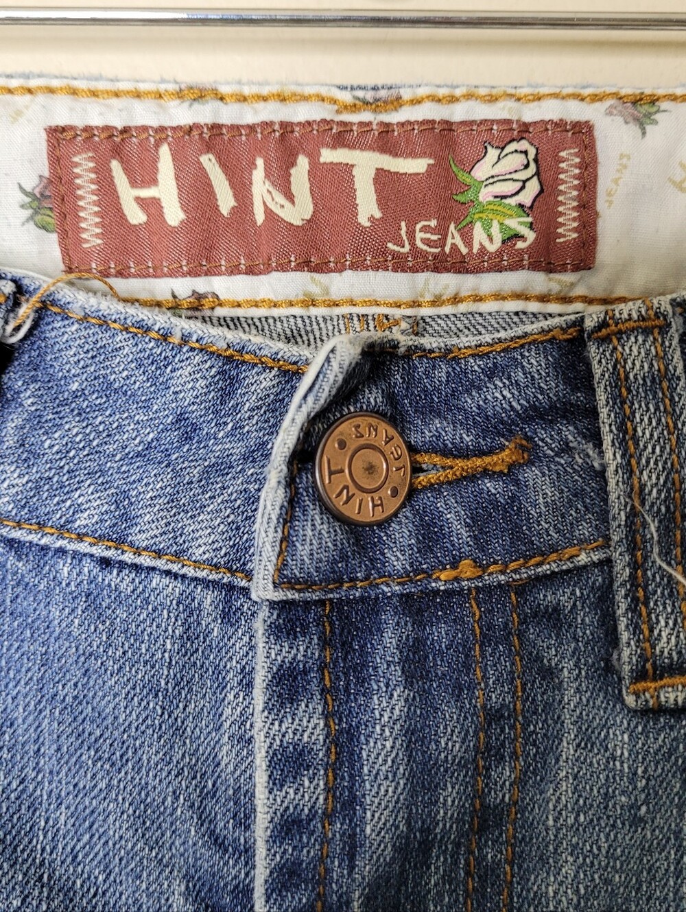 HINT Low Rise Embroidered Dragonfly Y2K Jeans Size 3 - Picture 7 of 9